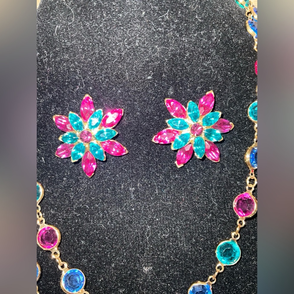 SWAROVSKI Swan MultiColored Bezel Set Crystal Long Necklace & Earrings - Picture 6 of 11
